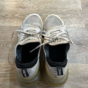 Nike men’s tennis shoes